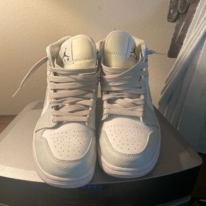 nike air jordans men’s 8.5 mids